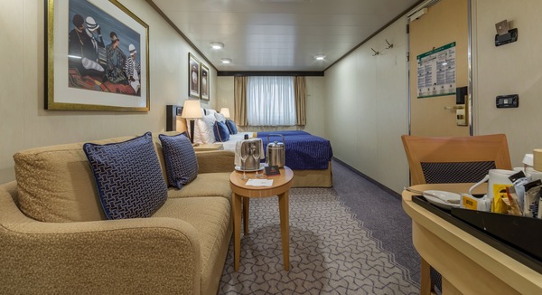 CUNARD Queen Elizabeth EF 0.jpg